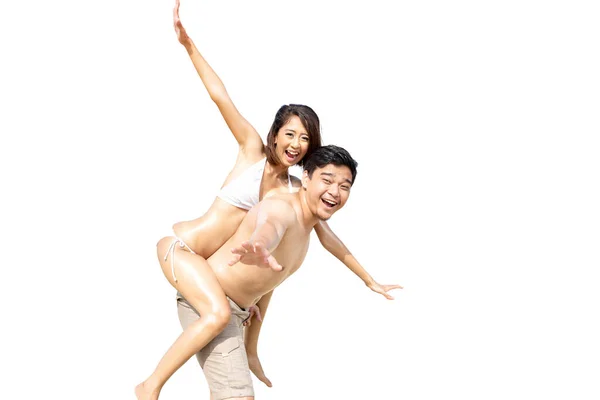 亚洲男人穿着比基尼抱着他的女朋友 与白人背景隔离 — 图库照片
