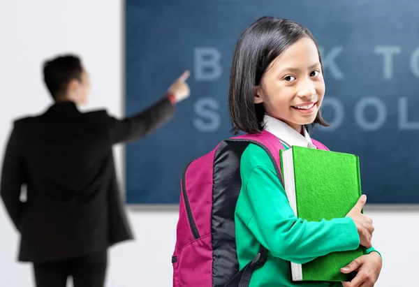 Aziatisch Meisje Met Boek Rugzak Klas Terug Naar School Concept — Stockfoto