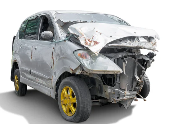 Coche Blanco Roto Debido Accidente Choque Aislado Sobre Fondo Blanco — Foto de Stock