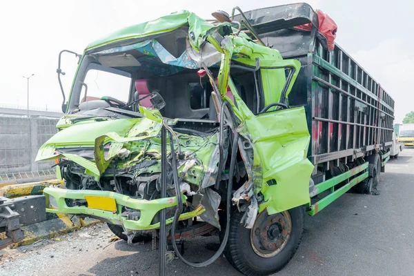Camión Roto Debido Accidente Carretera — Foto de Stock