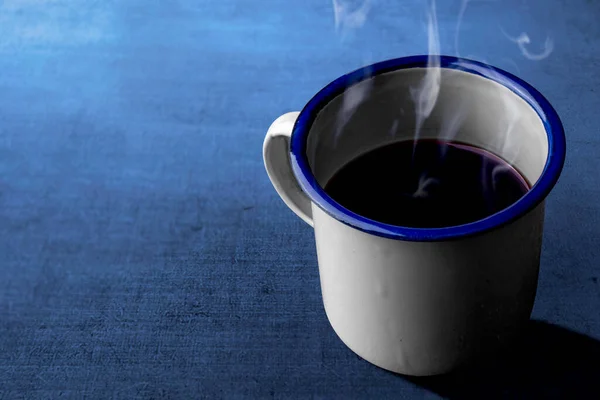 桌上放上一杯热咖啡 国际咖啡日 — 图库照片