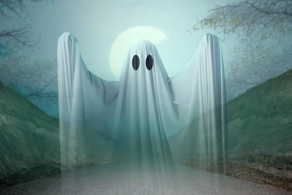 Fantasma Blanco Acechando Con Fondo Escena Nocturna Concepto Halloween — Foto de Stock