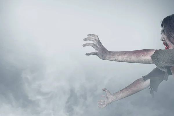 Enge Zombie Met Bloed Wond Zijn Lichaam Mist — Stockfoto