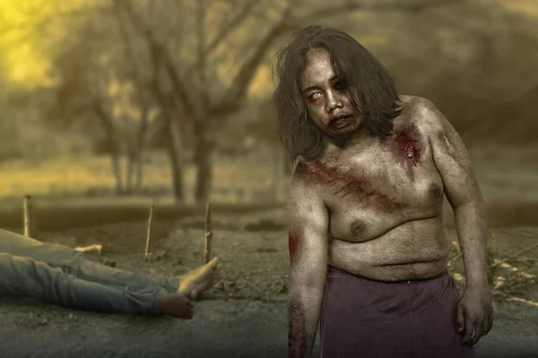 Enge Zombie Met Bloed Wond Zijn Lichaam Met Een Dode — Stockfoto
