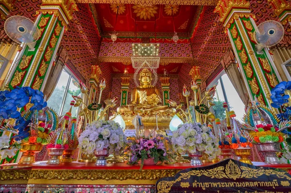 Statue de Bouddha de Wat Suthapot, district de Lat Krabang, Bangkok. Th h — Photo