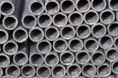 Metal profil boru yuvarlak bölümünde: paketleri depodaki metal ürünler, Rusya Federasyonu