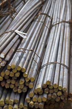 Takviye çubukları paketlerine periyodik bir profille