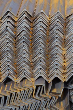 Metal profil açısı metal ürünlerin depodaki paketlerinde