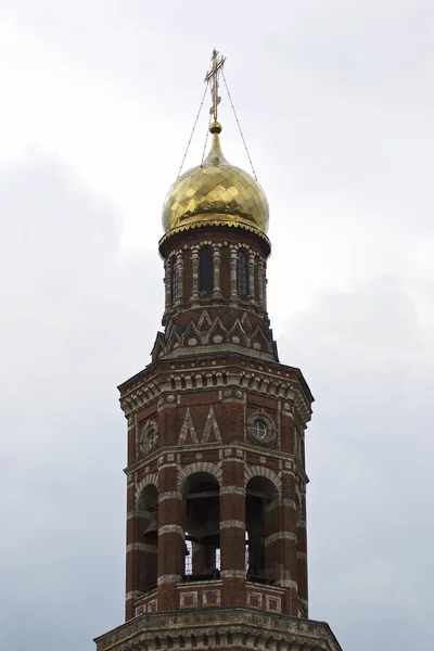 Architectuur van Russisch orthodoxe kerken en kathedralen — Stockfoto