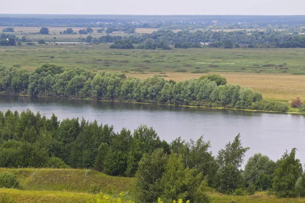 俄罗斯梁赞地区康斯坦廷诺沃村附近的奥卡河景观 — 图库照片