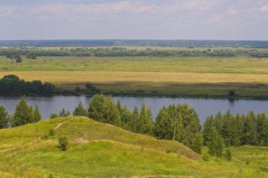 Görünüm Oka Nehri yakınlarında Konstantinovo Köyü, Ryazan bölgesi, Rusya Federasyonu