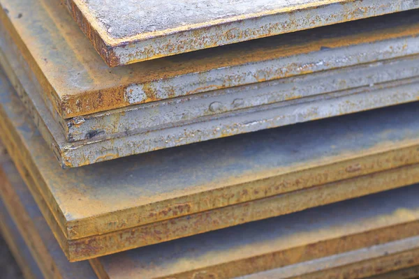 Sheet metal is in bundles in the warehouse — Stock Photo, Image