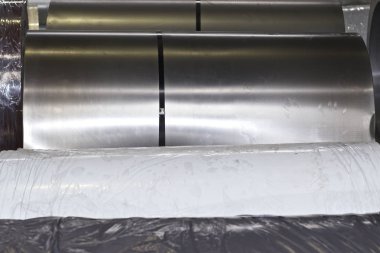 Stokta soğuk haddelenmiş galvanizli çelik ruloları