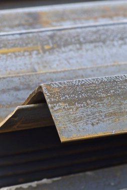 Metal profil açısı metal ürünlerin depodaki paketlerinde