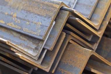 Metal profil açısı metal ürünlerin depodaki paketlerinde