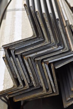 Metal profil açısı metal ürünlerin depodaki paketlerinde