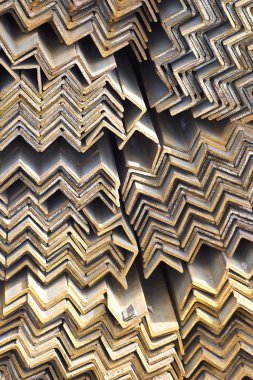 Metal profil açısı metal ürünlerin depodaki paketlerinde