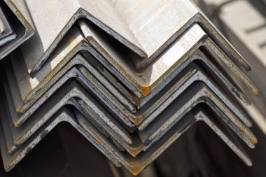 Metal profil açısı metal ürünlerin depodaki paketlerinde