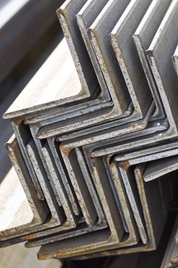 Metal profil açısı metal ürünlerin depodaki paketlerinde