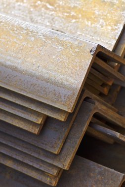 Metal profil açısı metal ürünlerin depodaki paketlerinde