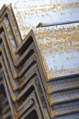 Metal profil açısı metal ürünlerin depodaki paketlerinde