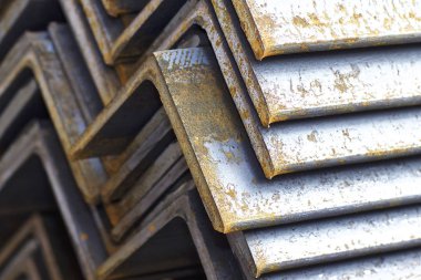 Metal profil açısı metal ürünlerin depodaki paketlerinde