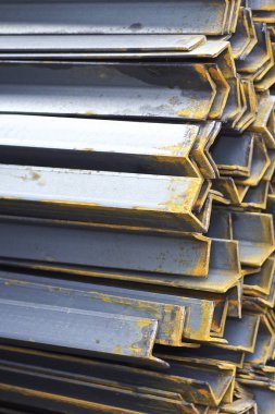 Metal profil açısı metal ürünlerin depodaki paketlerinde