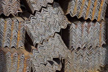 Metal profil açısı metal ürünlerin depodaki paketlerinde