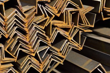 Metal profil açısı metal ürünlerin depodaki paketlerinde