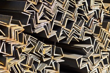 Metal profil açısı metal ürünlerin depodaki paketlerinde