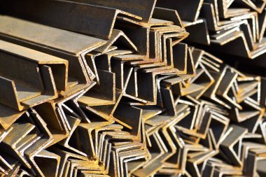 Metal profil açısı metal ürünlerin depodaki paketlerinde