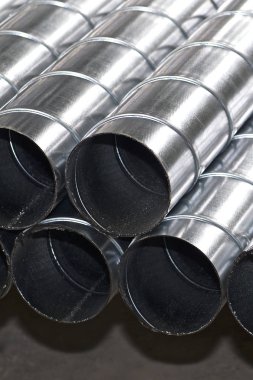 Çeşitli havalandırma sistemleri için galvanizli sacdan yapılmış elemanlar ve parçalar