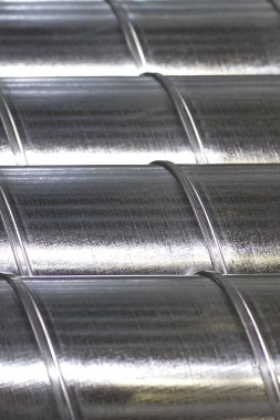 Çeşitli havalandırma sistemleri için galvanizli sacdan yapılmış elemanlar ve parçalar