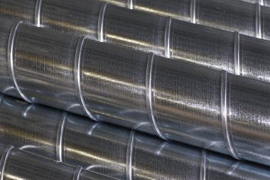 Çeşitli havalandırma sistemleri için galvanizli sacdan yapılmış elemanlar ve parçalar