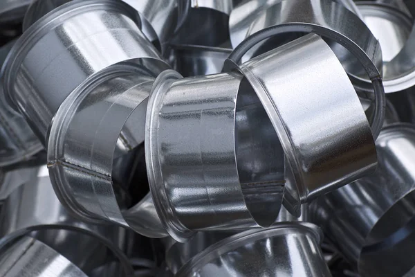 Çeşitli havalandırma sistemleri için galvanizli sacdan yapılmış elemanlar ve parçalar