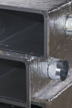 Çeşitli havalandırma sistemleri için galvanizli sacdan yapılmış elemanlar ve parçalar