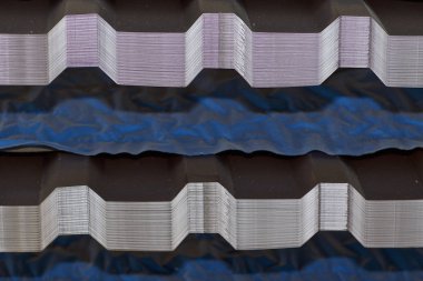 Metal ürünlerin deposunda ambalajlarda polimer kaplamalı profilli galvanizli levha