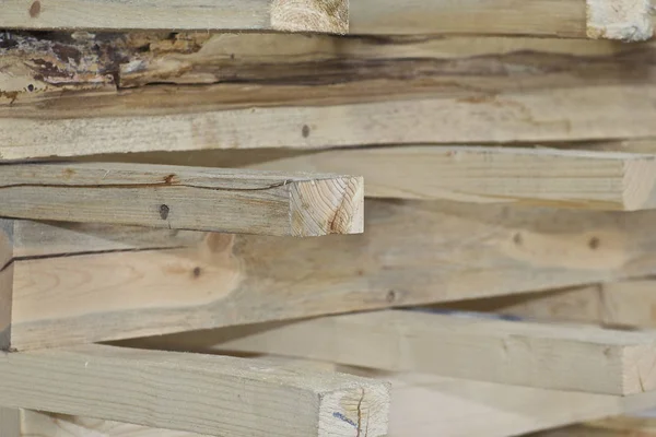 Элементы деревянных поддонов для погрузки и разгрузки грузов — стоковое фото
