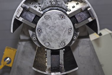 Makinede sac çelik besleme için davul