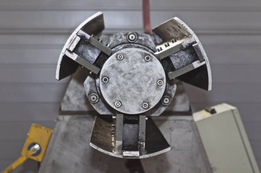 Makinede sac çelik besleme için davul