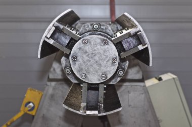 Makinede sac çelik besleme için davul