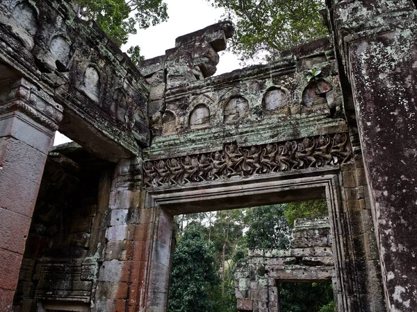 Arkitekturen av forntida tempel komplex Angkor, Siem Reap — Stockfoto