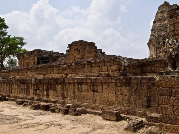 Architektur des antiken Tempelkomplexes angkor, siem reap — Stockfoto