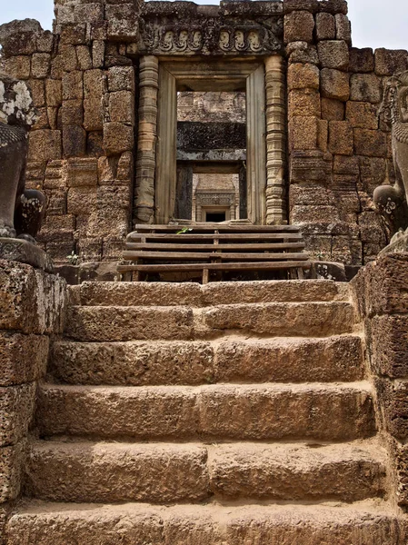 Arquitectura del antiguo complejo del templo Angkor, Siem Reap — Foto de Stock