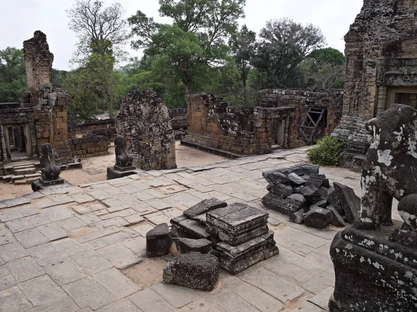 Arquitetura do complexo antigo templo Angkor, Siem Reap — Fotografia de Stock