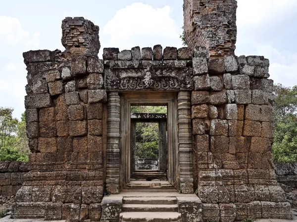 Architectuur van de oude tempel complex Angkor, Siem Reap — Stockfoto