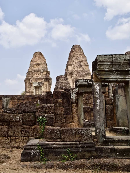 Architektur des antiken Tempelkomplexes angkor, siem reap — Stockfoto