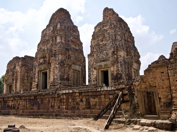 Architektur des antiken Tempelkomplexes angkor, siem reap — Stockfoto