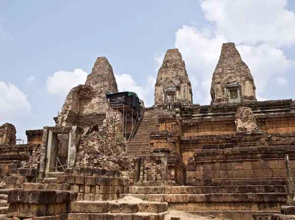 Architektur des antiken Tempelkomplexes angkor, siem reap — Stockfoto