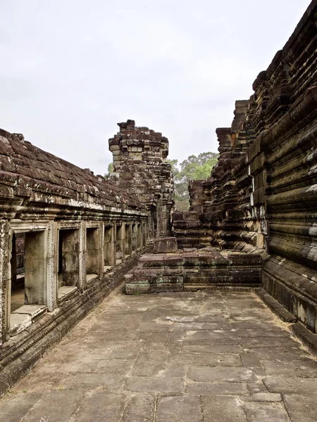 Architektur des antiken Tempelkomplexes angkor, siem reap — Stockfoto